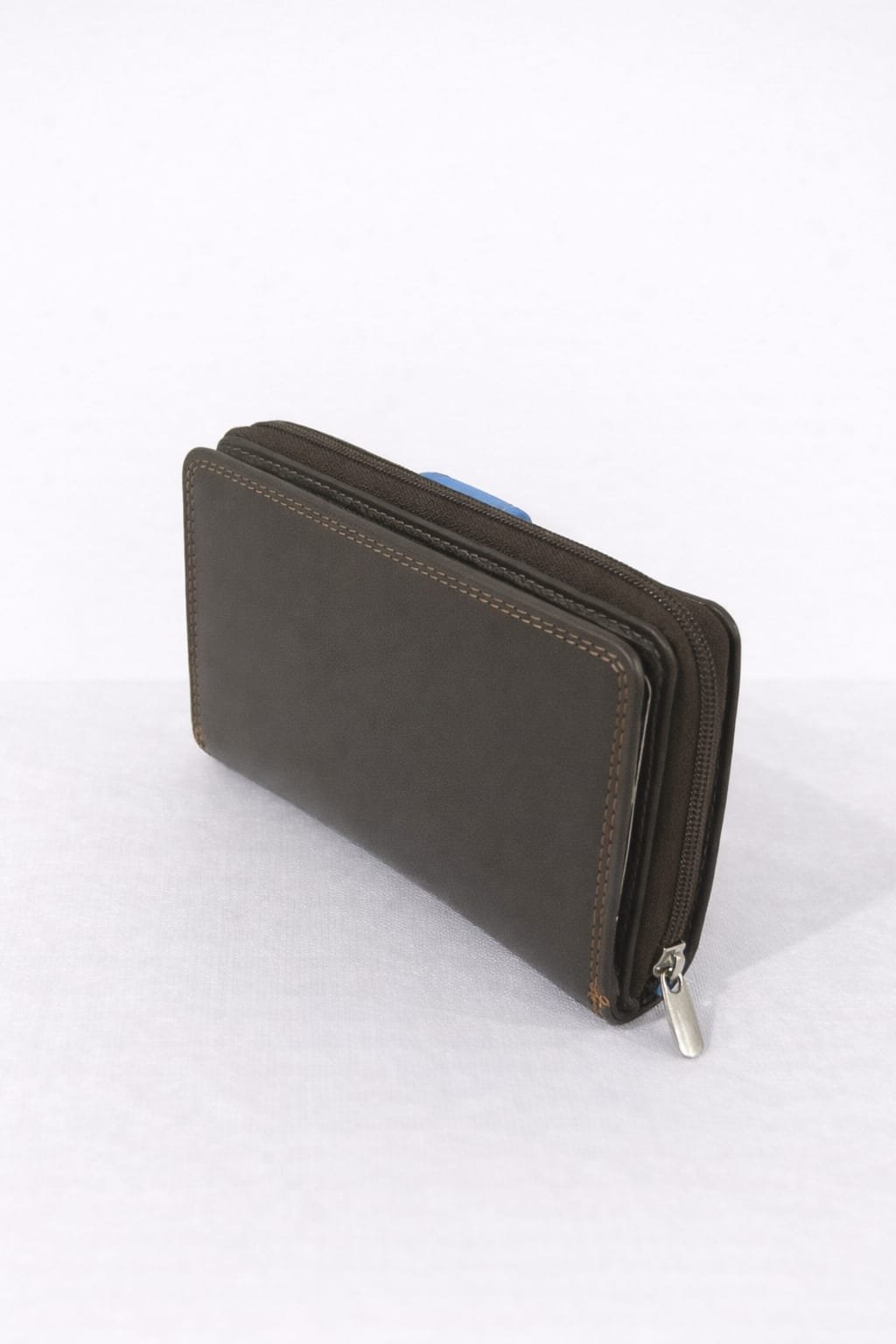 Elegant Leather Wallet for Women – Stylish & Functional-TN30 - Image 4